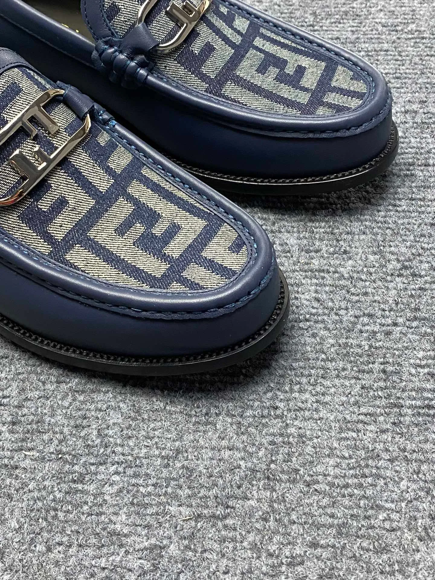Men's Men's Shoes Men's Men's Shoes 💰900FENDI Fendi Men's Breathable and Comfortable Leather Shoes. Original development. The leather outsole is made of leather. Counters copy one to one. Imported counter cowhide. Imported water dyes cattle. 38 to 44. (45.46. can be ordered. 47.